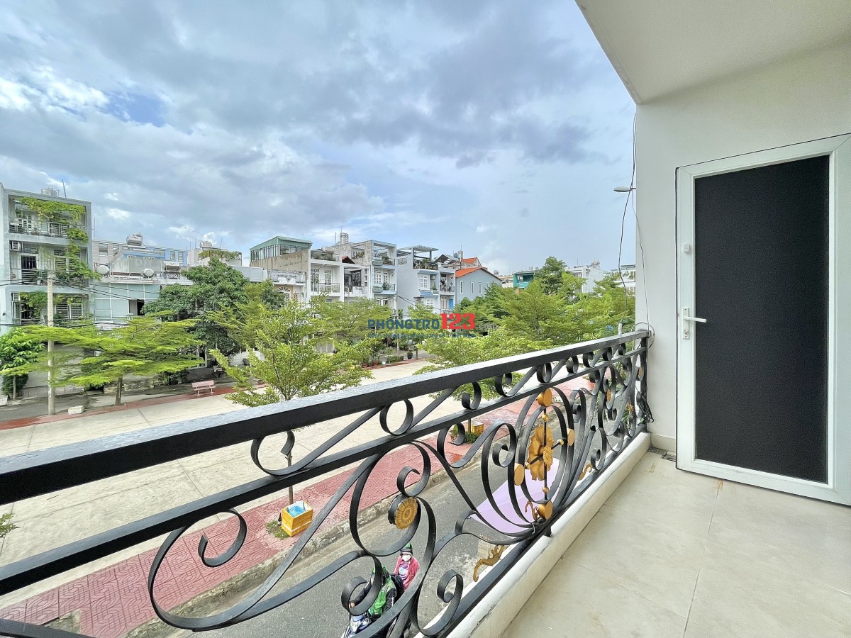 CHO THUÊ PHÒNG BAN CÔNG-RỘNG 40M2 Ở 3, 4 NGƯỜI VÔ TƯ, BÌNH THẠNH, GẦN VĂN LANG