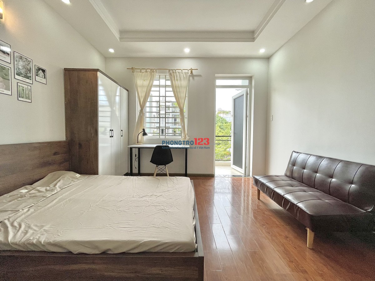 CHO THUÊ PHÒNG BAN CÔNG-RỘNG 40M2 Ở 3, 4 NGƯỜI VÔ TƯ, BÌNH THẠNH, GẦN VĂN LANG