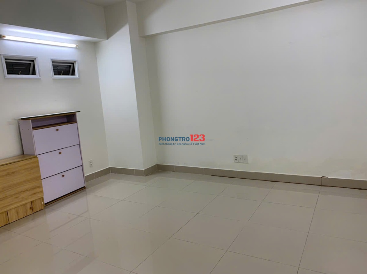 Chung cư 1050, 2PN diện tích 65m2