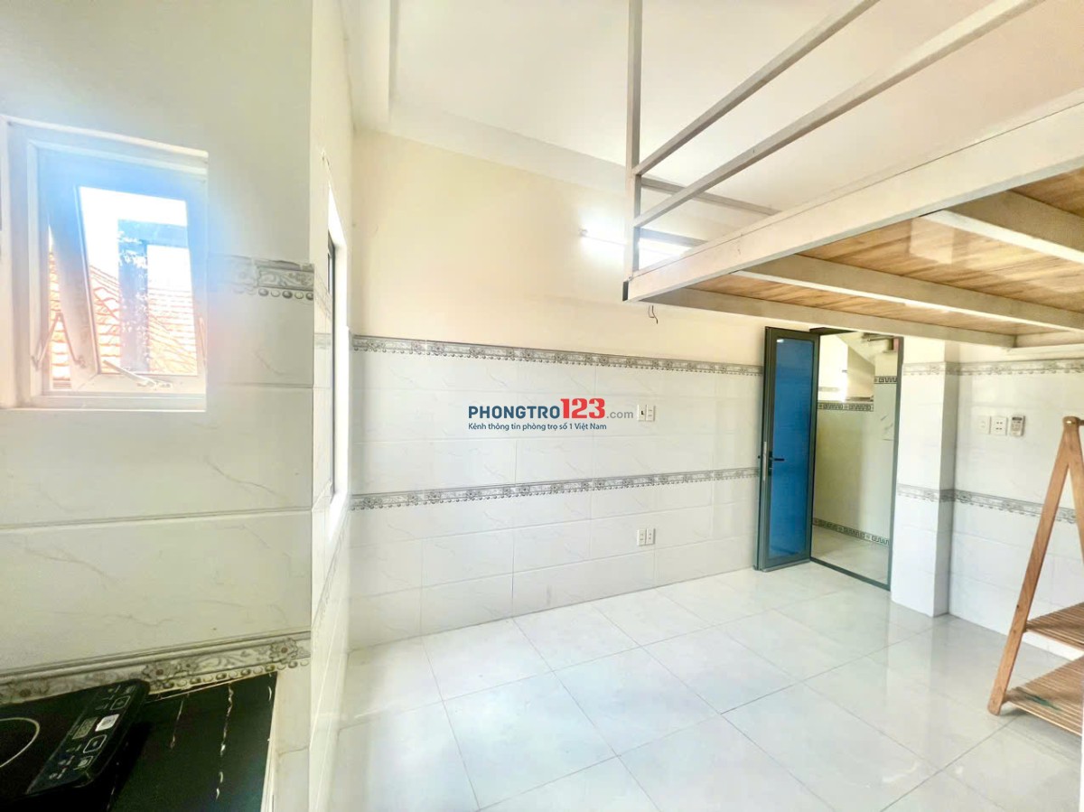 GÁC LỬNG ĐẦY ĐỦ TIỆN NGHI, CỬA SỔ, KHÔNG CHU CHỦ 8' ĐI ĐH CÔNG THƯƠNG, AEON TÂN PHÚ