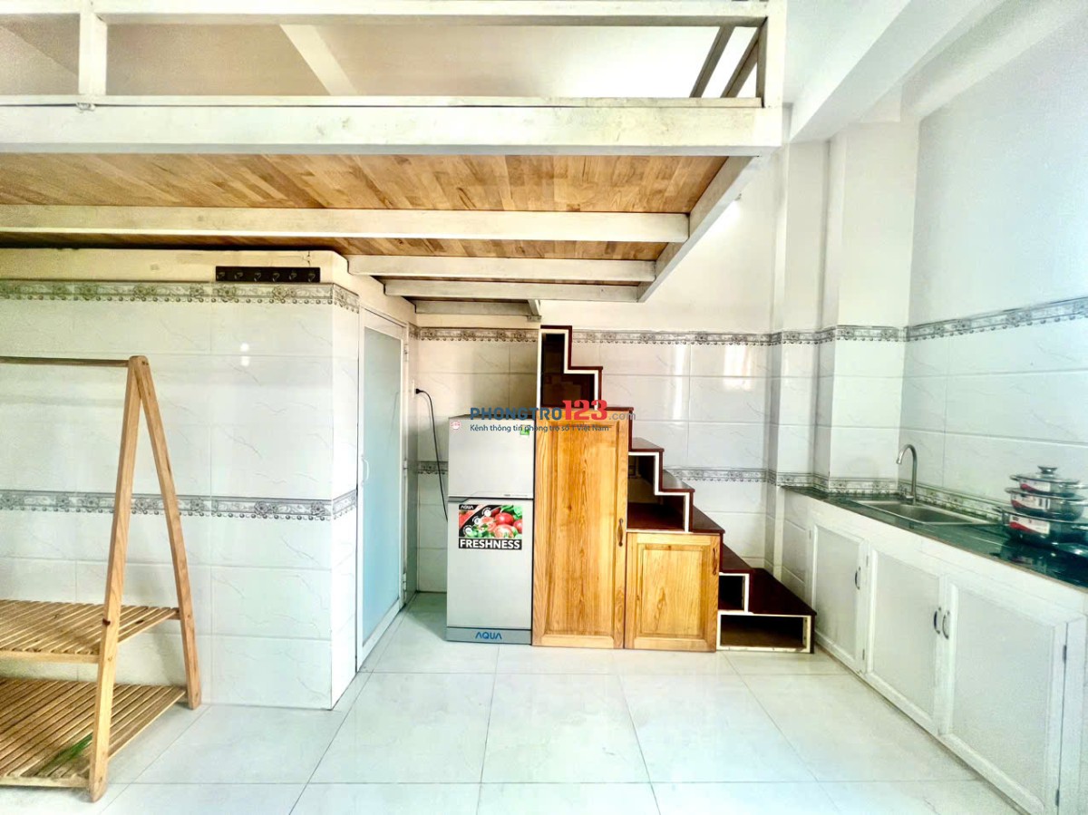 GÁC LỬNG ĐẦY ĐỦ TIỆN NGHI, CỬA SỔ, KHÔNG CHU CHỦ 8' ĐI ĐH CÔNG THƯƠNG, AEON TÂN PHÚ