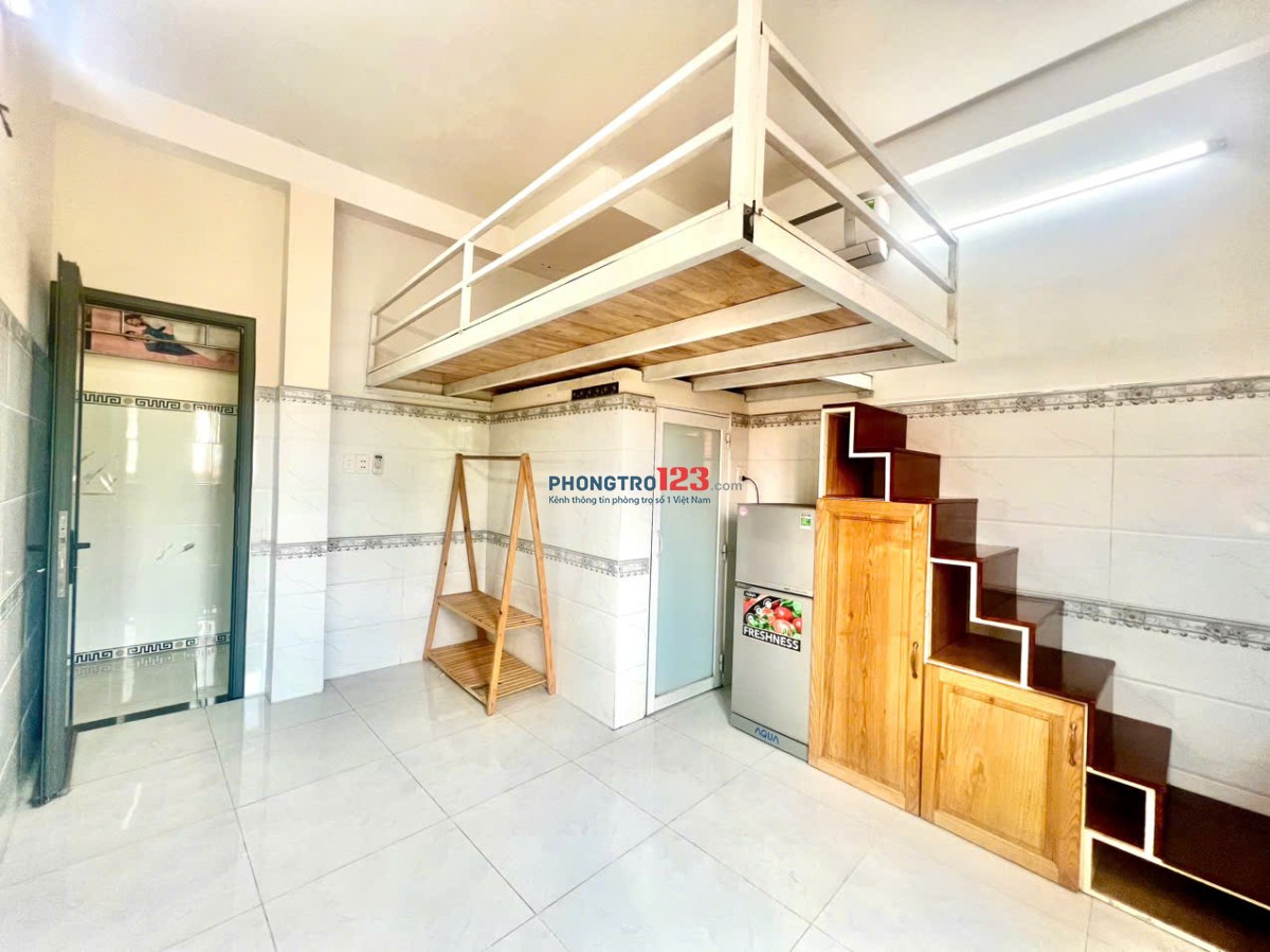 GÁC LỬNG ĐẦY ĐỦ TIỆN NGHI, CỬA SỔ, KHÔNG CHU CHỦ 8' ĐI ĐH CÔNG THƯƠNG, AEON TÂN PHÚ
