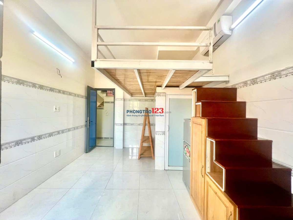 GÁC LỬNG ĐẦY ĐỦ TIỆN NGHI, CỬA SỔ, KHÔNG CHU CHỦ 8' ĐI ĐH CÔNG THƯƠNG, AEON TÂN PHÚ