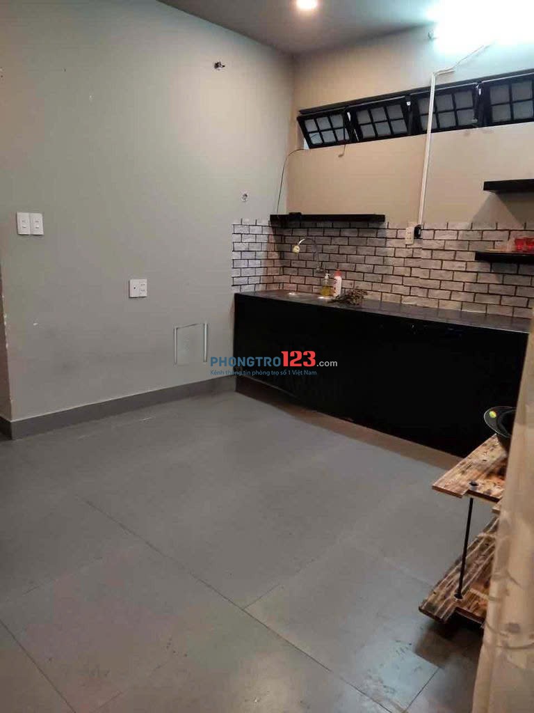 Nhà nguyên căn phan văn trị gần cầu đỏ hướng phạm văn đồng