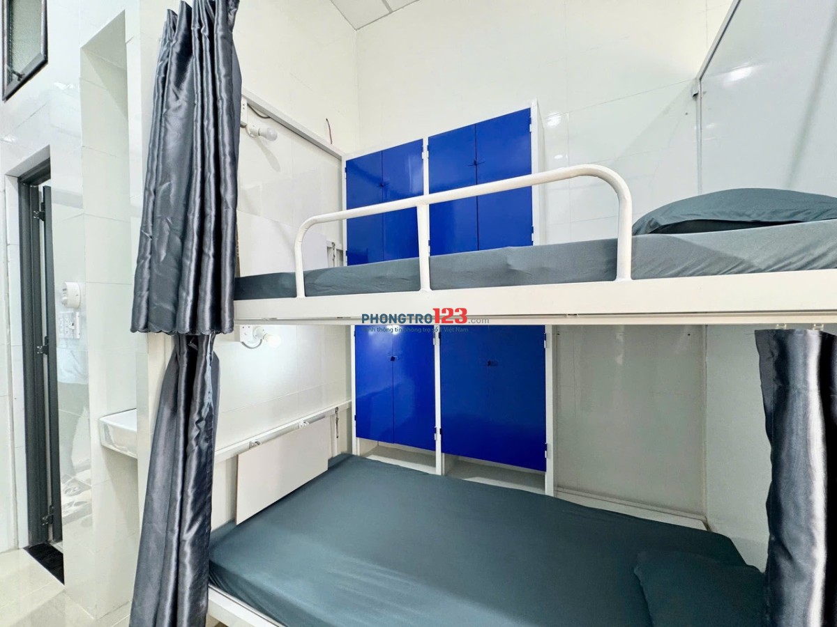 KTX nam mới xây - Ngay ĐH SPKT, ĐH Ngân hàng - Bao trọn gói - Giờ tự do, Bảo vệ 24/24