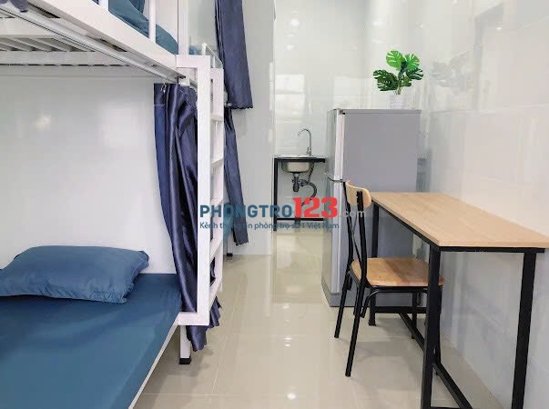 Nhà KTX Nữ ngay ĐH Ngân Hàng (400m, đi bộ được), SPKT, Hutech,... Mới toanh mới xây, An ninh, Sạch