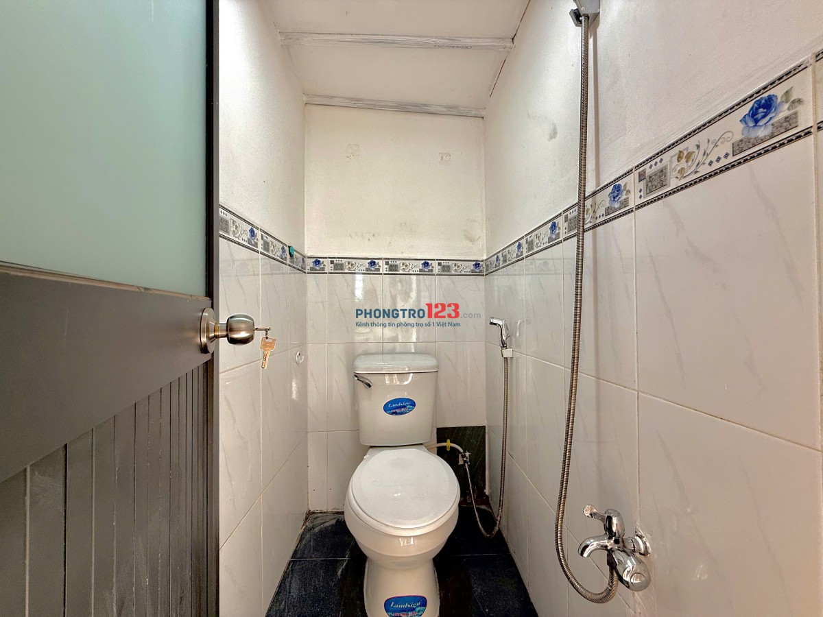 PHÒNG TRỌ BAN CÔNG LỚN VỚI BẾP RIÊNG TẠI BÌNH THẠNH GẦN HÀNG CÁC ĐẠI HỌC HUTECH, UEF, VĂN LANG