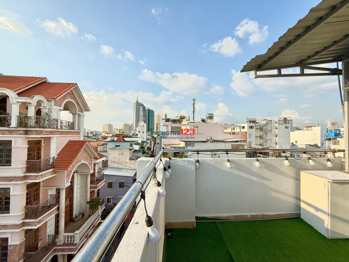 PHÒNG TRỌ BAN CÔNG LỚN VỚI BẾP RIÊNG TẠI BÌNH THẠNH GẦN HÀNG CÁC ĐẠI HỌC HUTECH, UEF, VĂN LANG