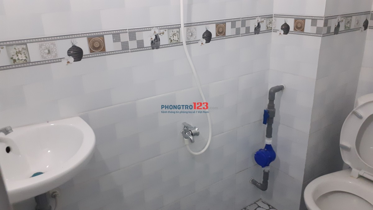 Hẻm 35 PHAN VĂN HỚN Q12: CÒN 1 phòng LẦU 2, CÓ GÁC, WC RIÊNG. KHÔNG CHUNG CHỦ, CHÍNH CHỦ CHO THUÊ !!