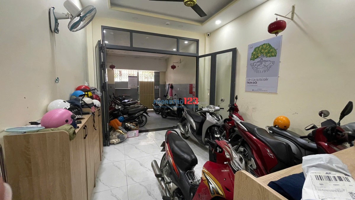 Ký túc xá NỮ ngay ĐH Giao Thông Vận Tải & SPKT – Phòng mới, full tiện nghi