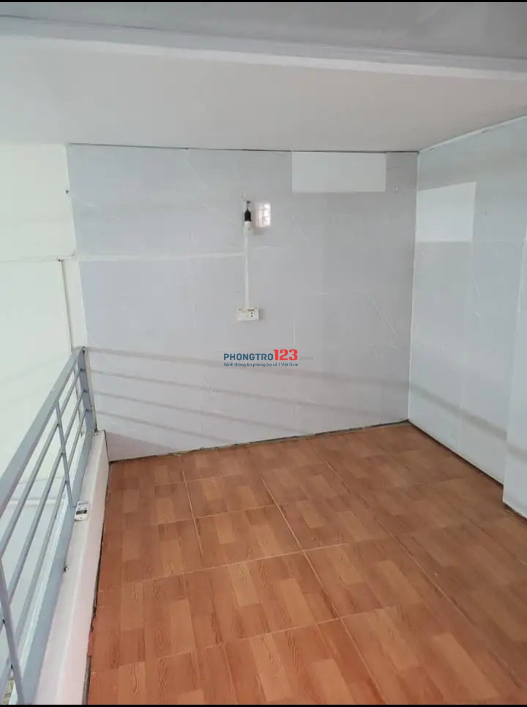 Phòng trọ 25m2 đẹp khép kín giá rẻ, điện nước giá rẻ. Có điều hòa 2 chiều, máy nước nóng, lạnh đủ