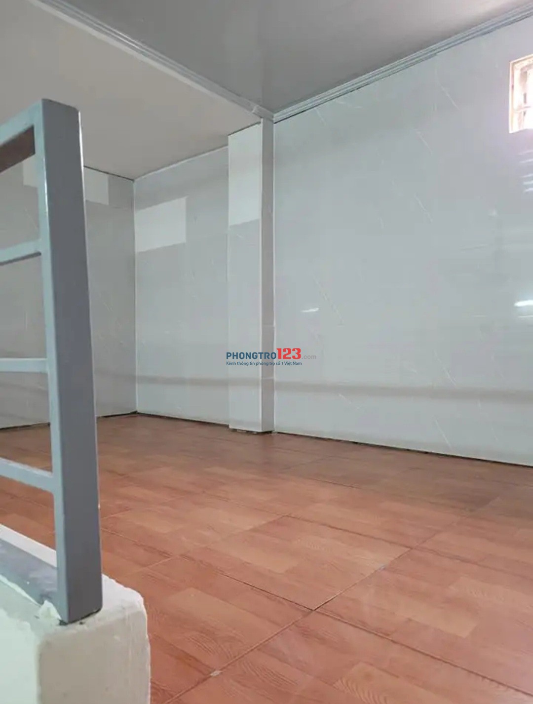 Phòng trọ 25m2 đẹp khép kín giá rẻ, điện nước giá rẻ. Có điều hòa 2 chiều, máy nước nóng, lạnh đủ