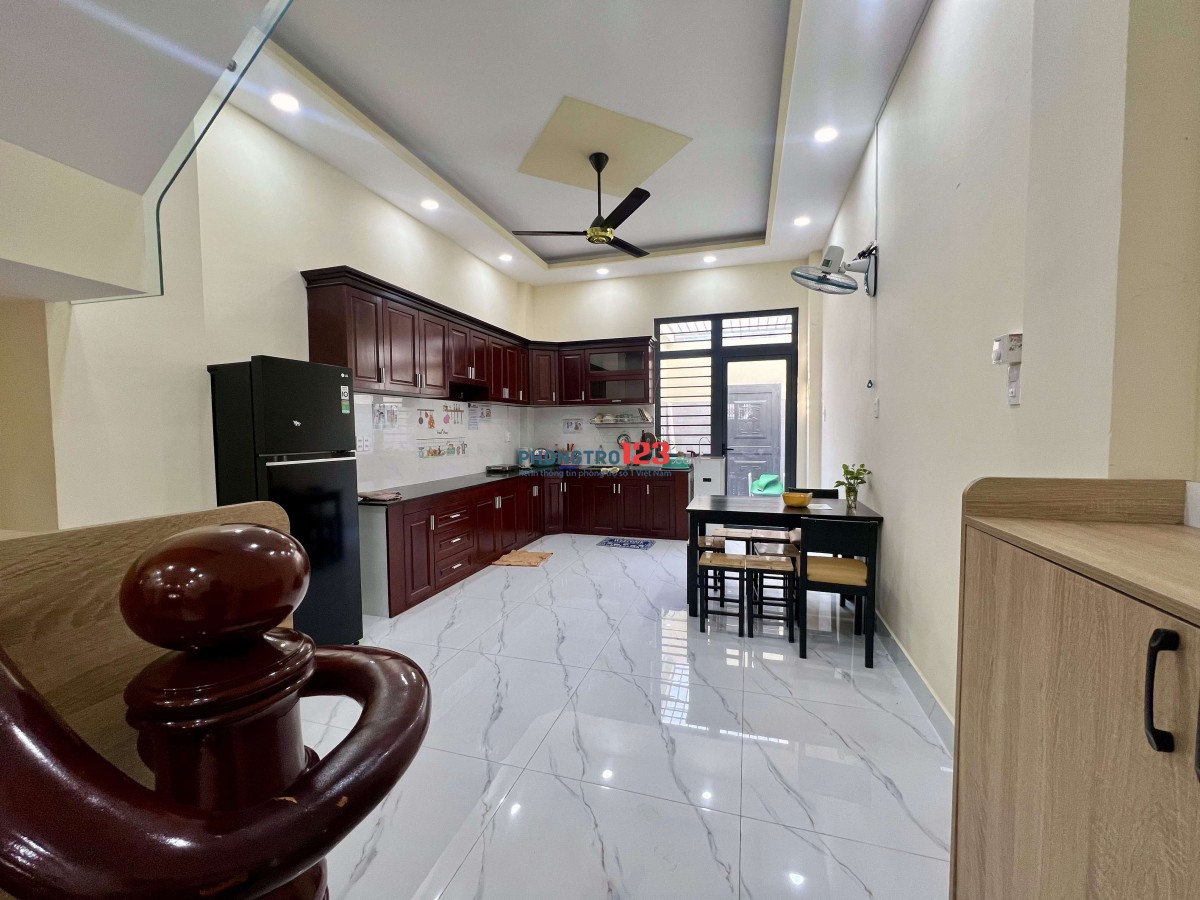 Ký túc xá NỮ ngay ĐH Giao Thông Vận Tải & SPKT – Phòng mới, full tiện nghi