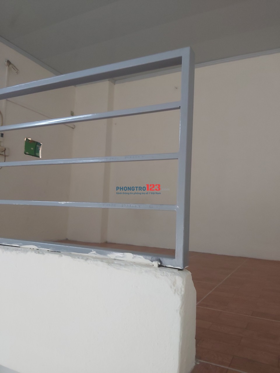 Phòng trọ 25m2 đẹp khép kín giá rẻ, điện nước giá rẻ. Có điều hòa 2 chiều, máy nước nóng, lạnh đủ