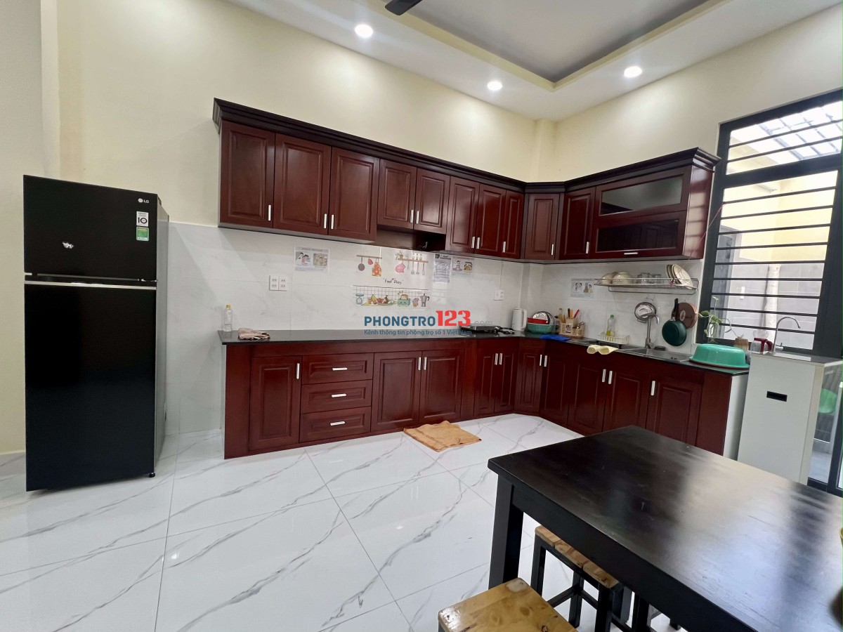 Ký túc xá NỮ ngay ĐH Giao Thông Vận Tải & SPKT – Phòng mới, full tiện nghi