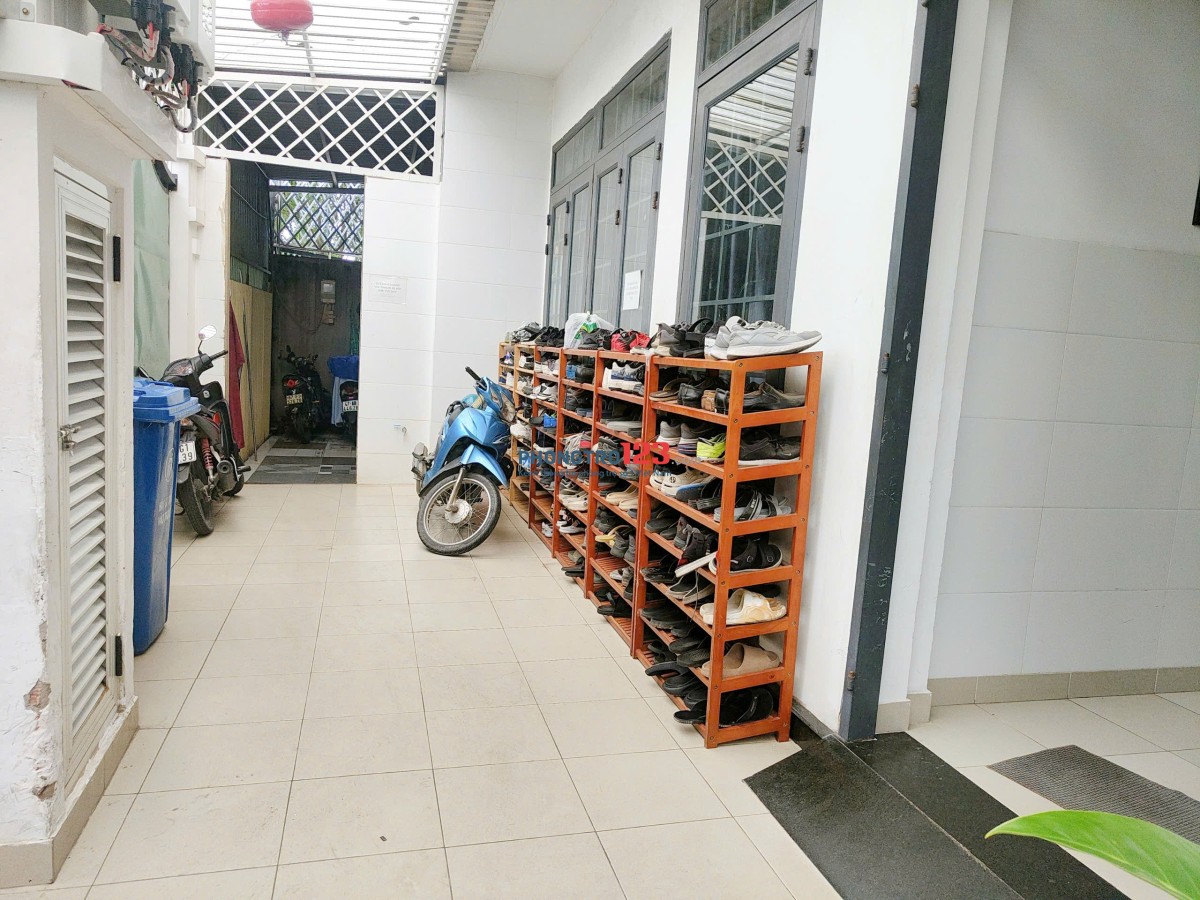 Ký túc xá cao cấp ngay ĐH tài chính marketing