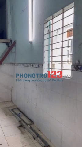 Phòng( nhà nhỏ) 4•8 + gác lửng mới sơn. Mặt hẻm thông 6m