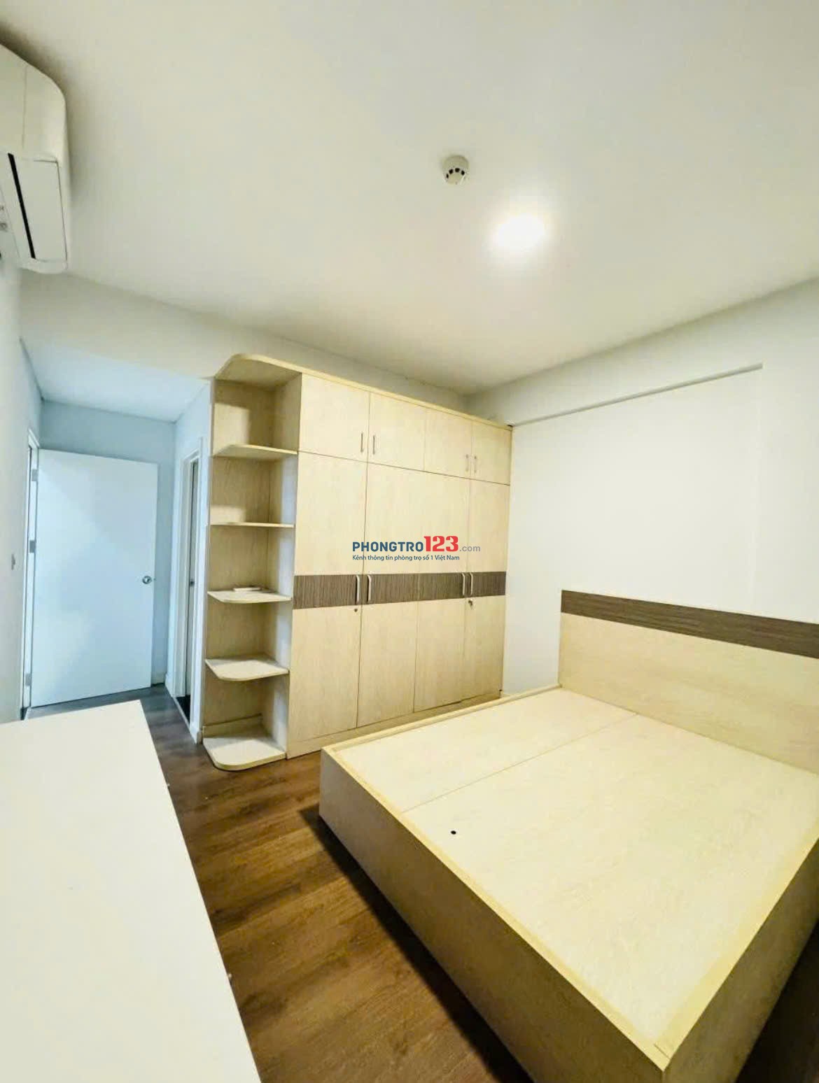 Căn hộ 82m2, 2p ngủ, 2wc,Full Nt, C/c Bàu Cát, p10, Tân Bình chỉ 11tr/th