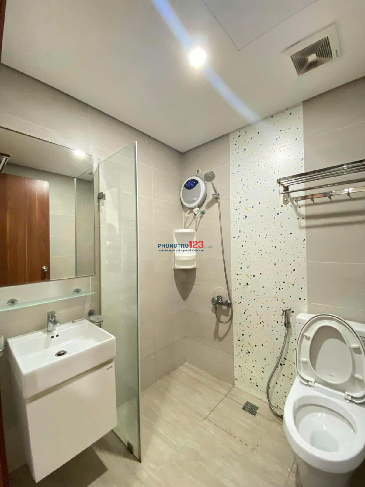 Carillon 5, Hoà Thạnh, Tân Phú: 76m2, 2PN, 2WC, NT mới, 12tr/tháng.