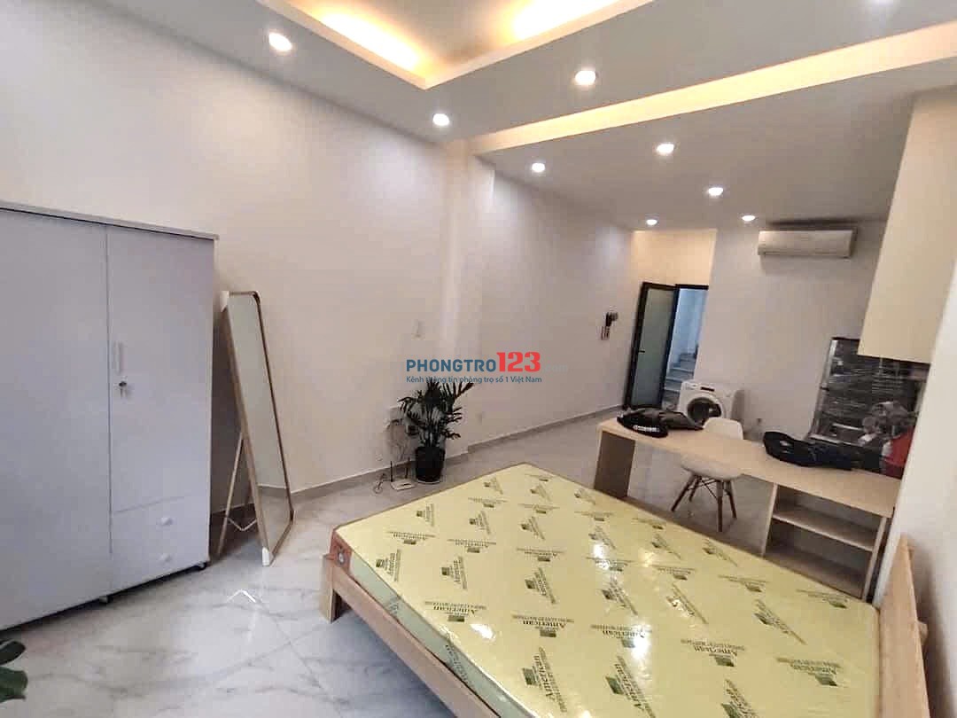 Phòng 50m2, cửa sổ, máy giặt riêng, Ung Văn Khiêm, Bình Thạnh, gần đh Hutech, Hồng Bàng, Hàng Xanh