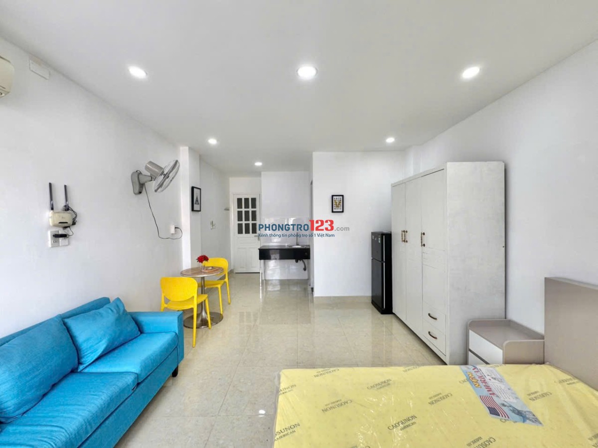 Căn hộ giá rẻ đường Lê Văn Sỹ Q3 - thang máy, ban công, rộng 35m2 - gần trường ĐH Sư Phạm
