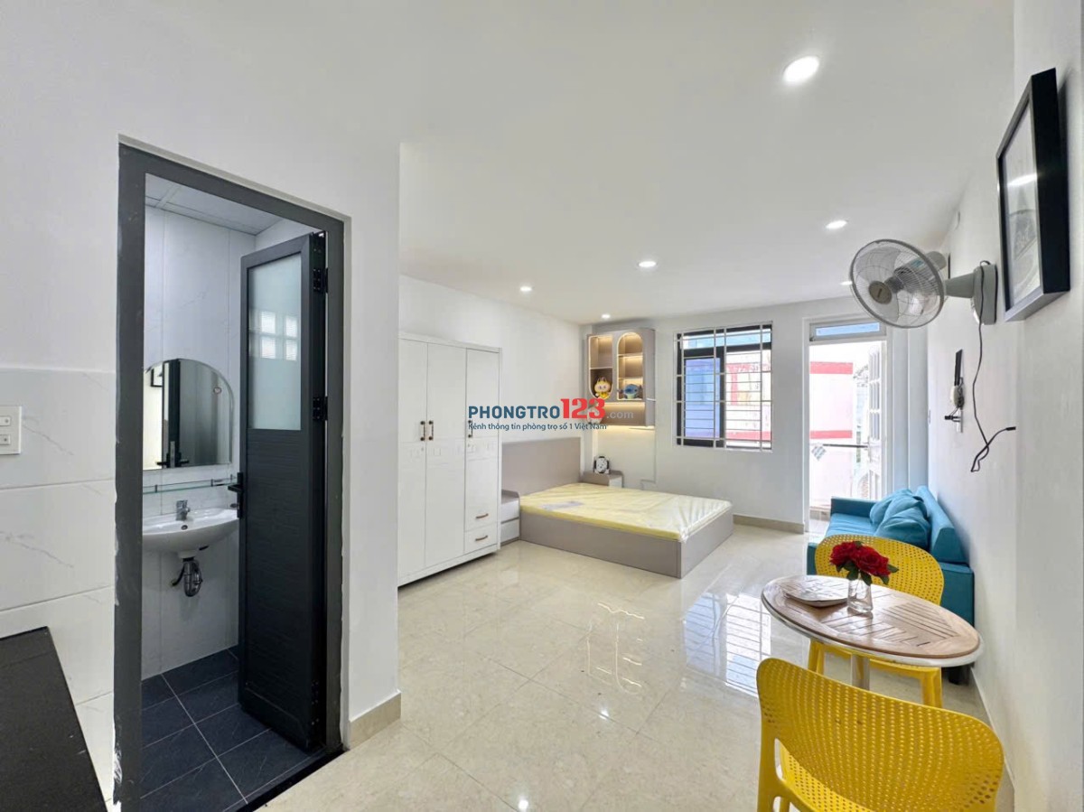 Căn hộ giá rẻ đường Lê Văn Sỹ Q3 - thang máy, ban công, rộng 35m2 - gần trường ĐH Sư Phạm
