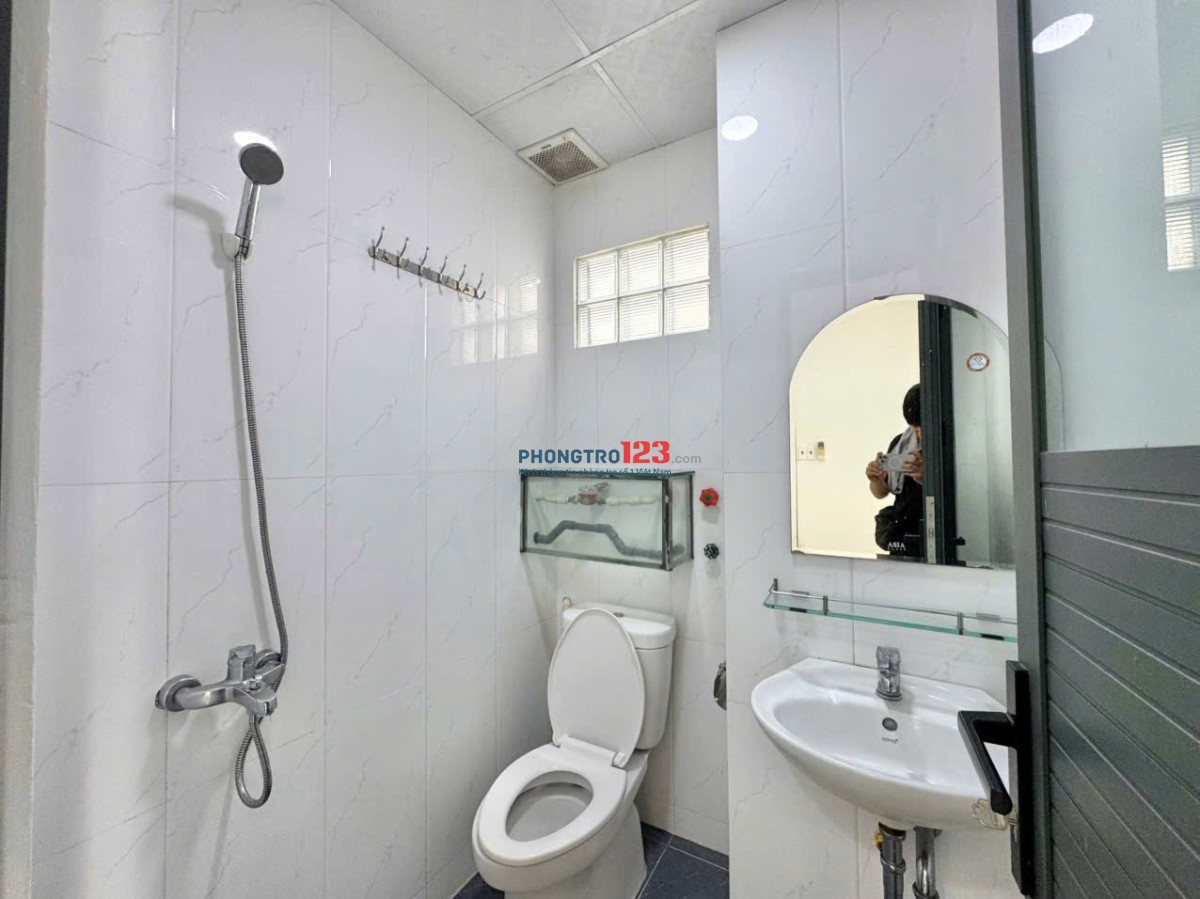 Căn hộ giá rẻ đường Lê Văn Sỹ Q3 - thang máy, ban công, rộng 35m2 - gần trường ĐH Sư Phạm