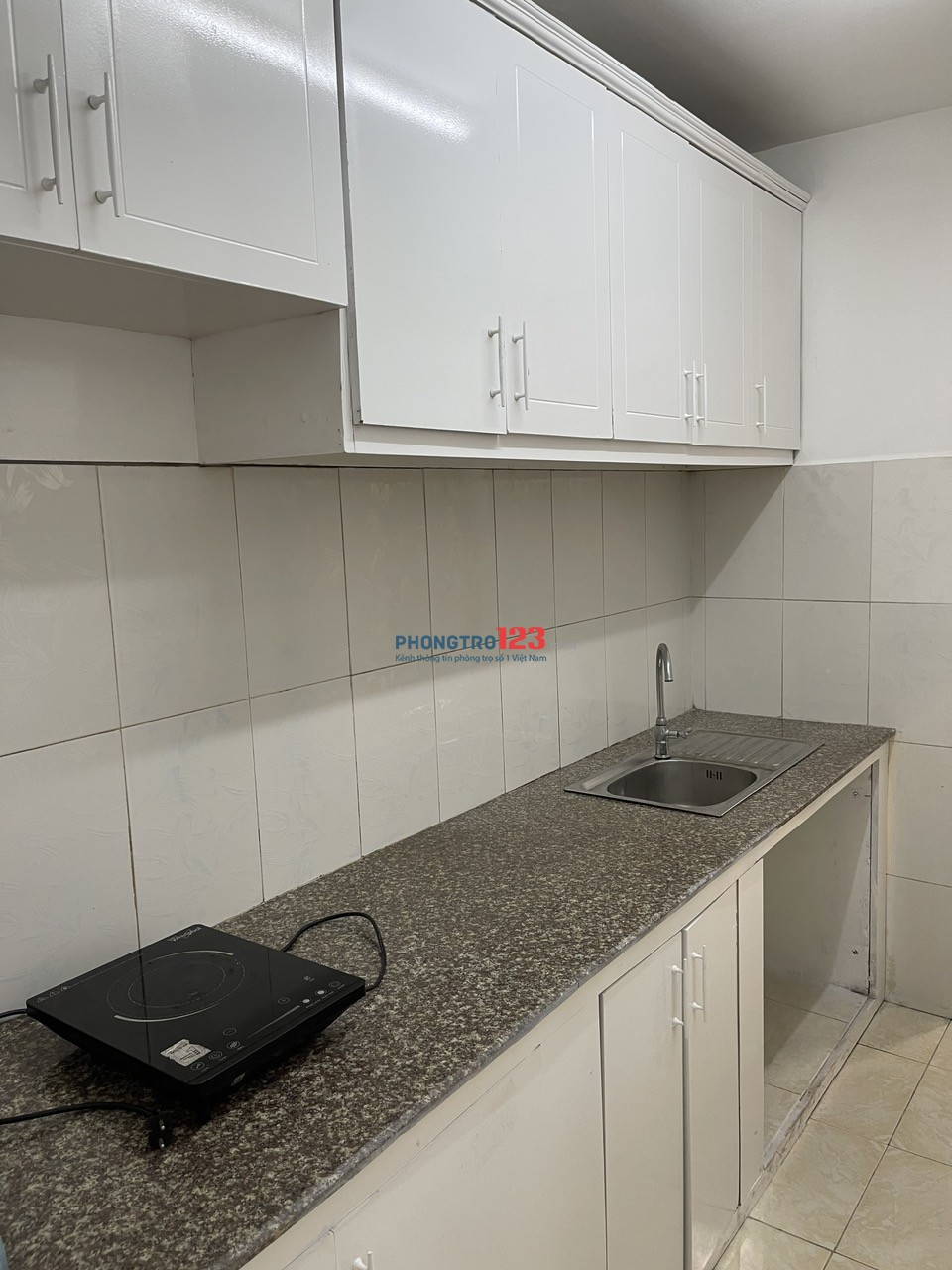 Cho thuê phòng full balcon trong chung cư Hồng Lĩnh (gần ĐH TÔN ĐỨC THẮNG, RMIT...)