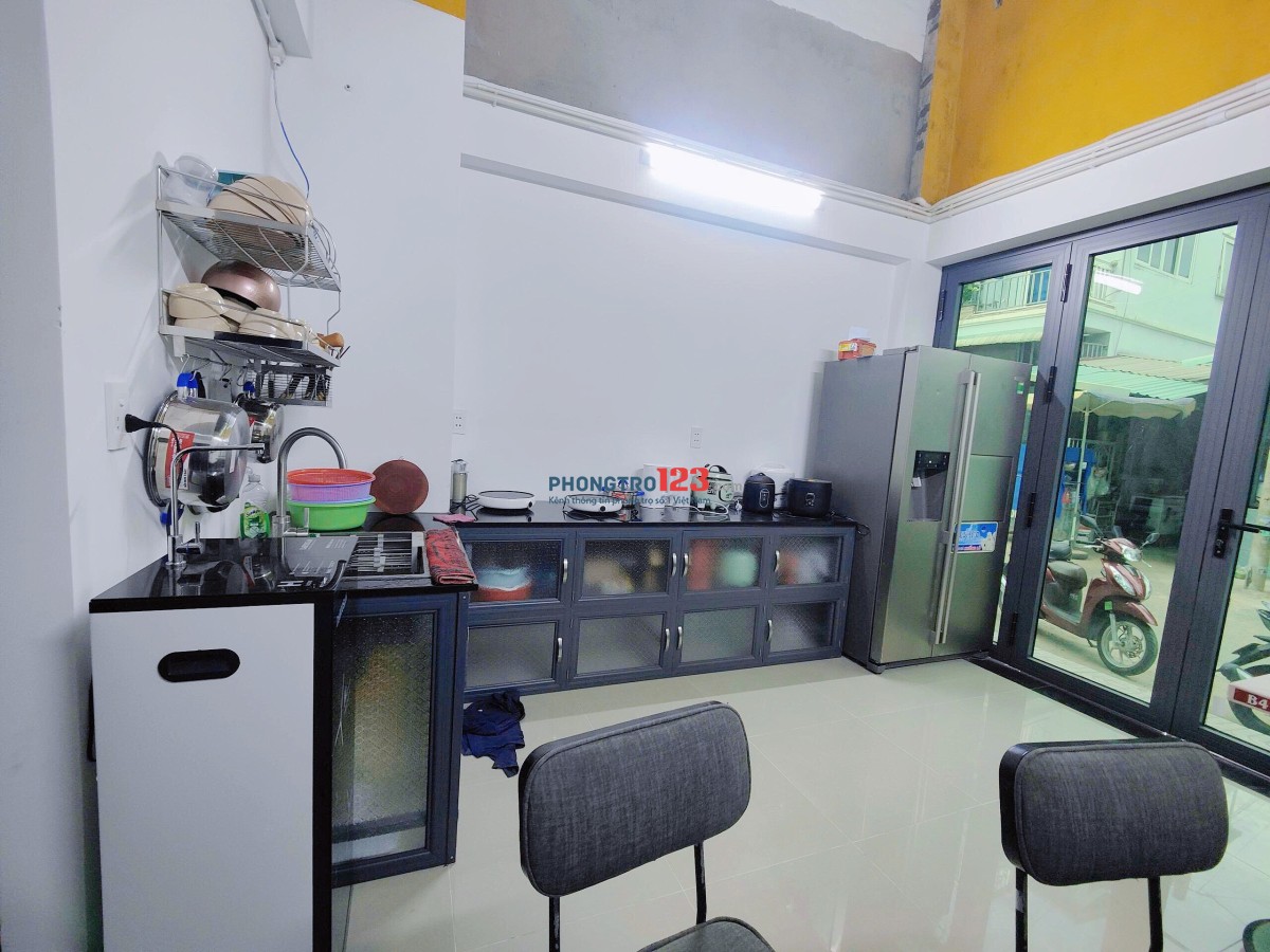 KTX Nữ NGAY ĐẠI HỌC NÔNG LÂM ĐH SPKT, ĐH Ngân Hàng, Làng Đại Học