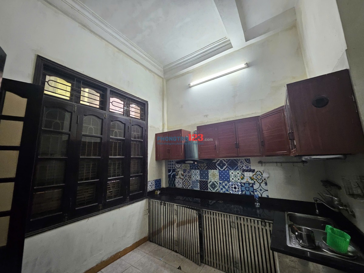 Cho thuê nhà nguyên căn 40m2 x 4 tầng mặt phố