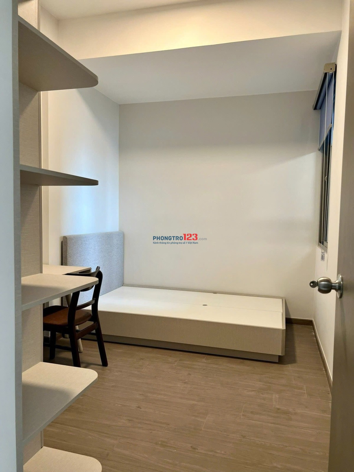 C/c Satra Eximland, Phan Đăng Lưu, Phú Nhuận: 105 m2, 2p ngủ, NTCC, 18tr/th