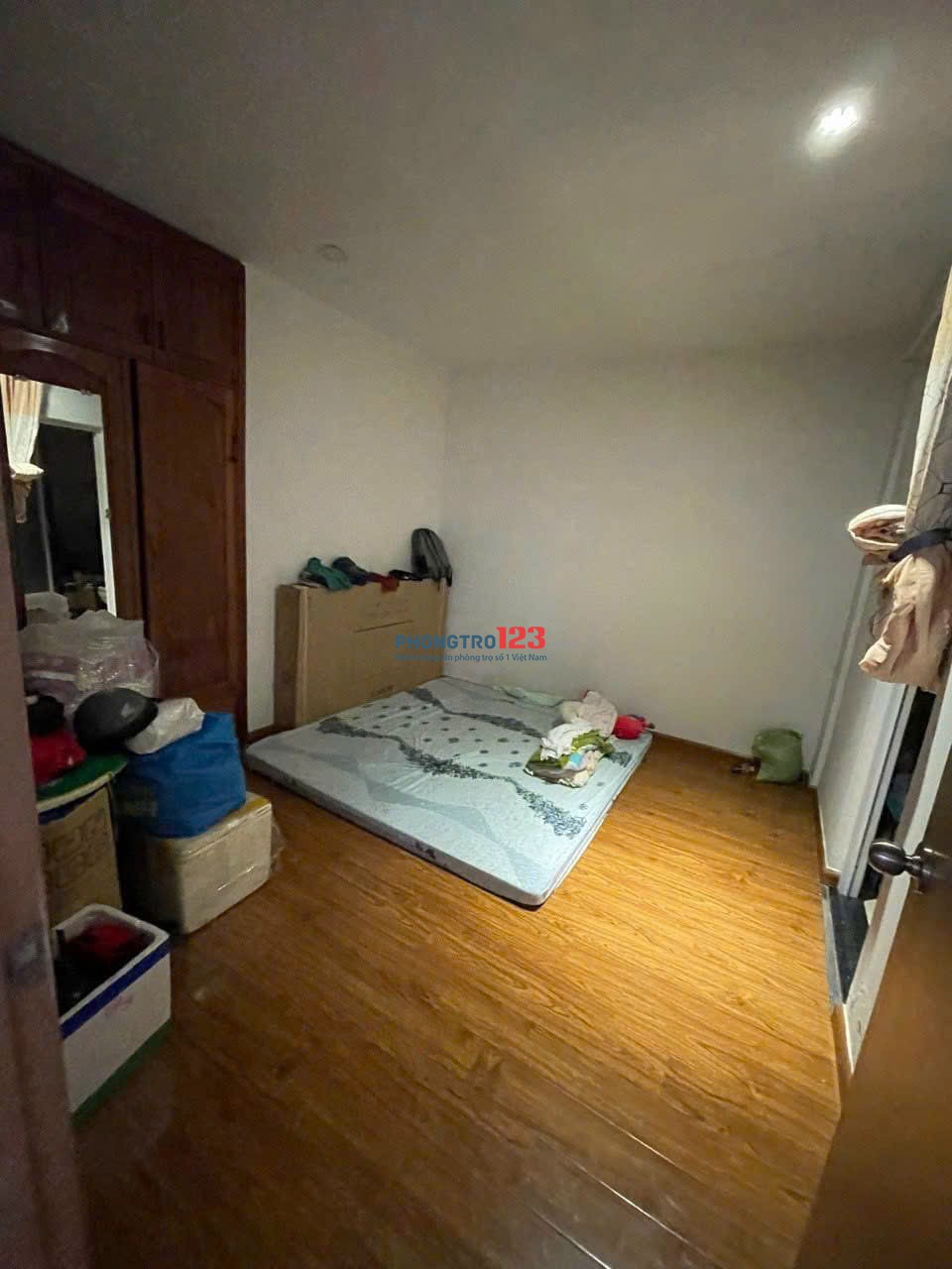 Chung cư Miếu Nổi, Vũ Huy Tấn, BT: 1p ngủ rộng, ban công, 8tr/tháng