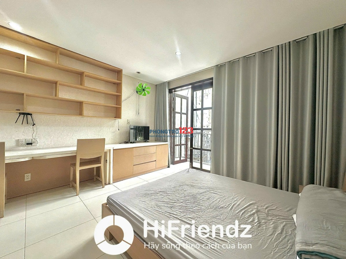 Căn Hộ Sinh Viên Full Nội Thất, Studio Ban Công, Cửa Sổ, Gần UEF, Hutech, Hồng Bàn
