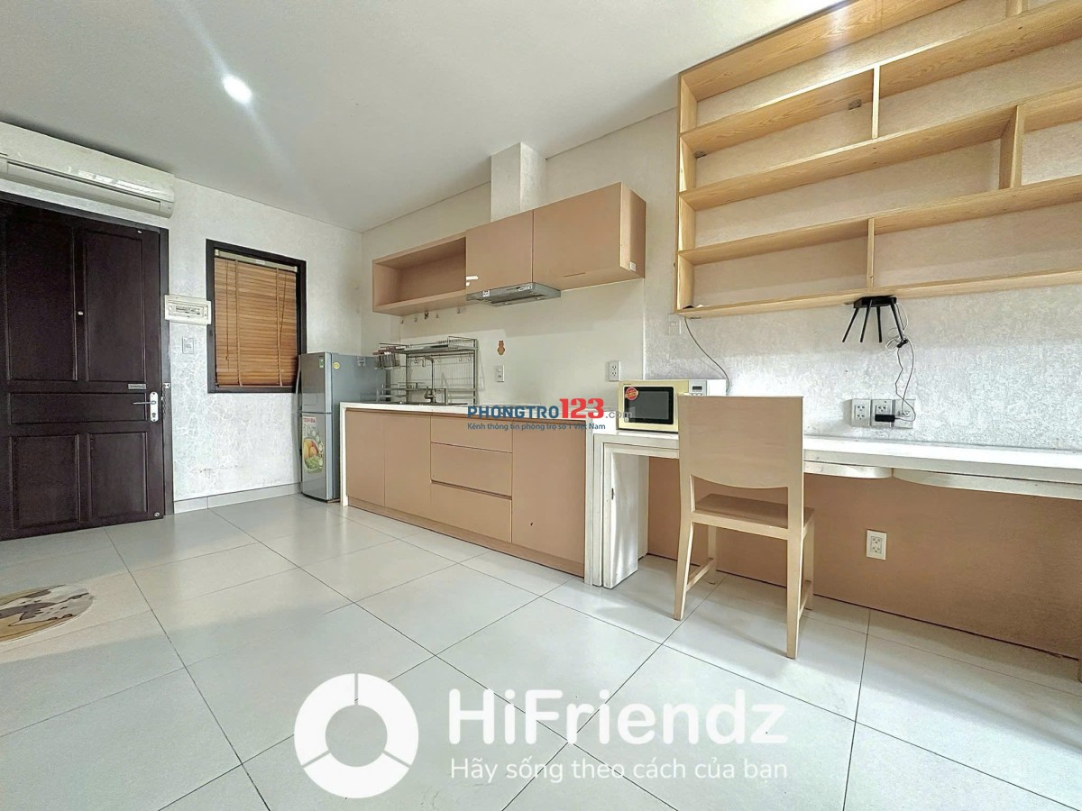 Căn Hộ Sinh Viên Full Nội Thất, Studio Ban Công, Cửa Sổ, Gần UEF, Hutech, Hồng Bàn