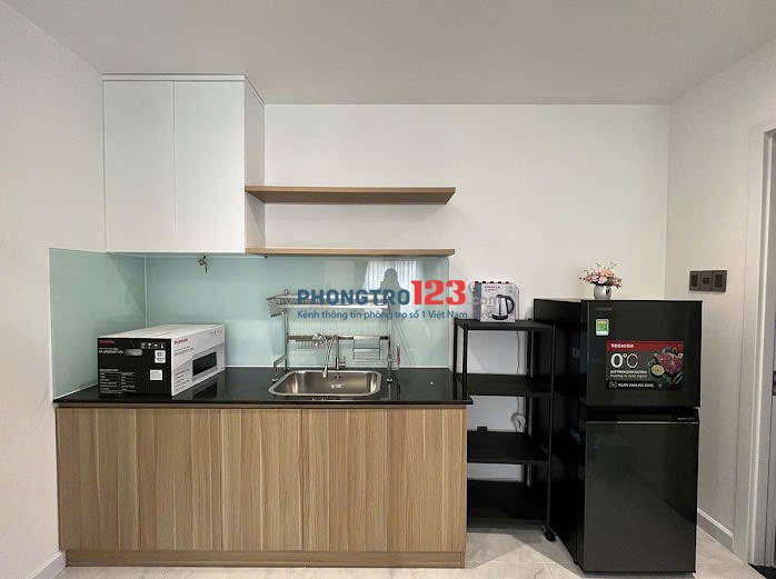 Căn Hộ Sinh Viên Full Nội Thất, Studio Ban Công, Cửa Sổ, Gần UEF, Hutech, Hồng Bàn