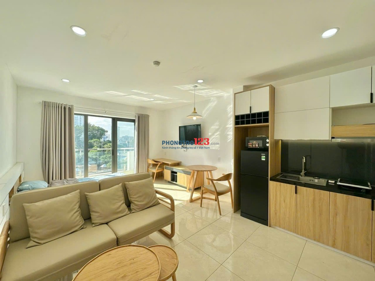 Căn Hộ Sinh Viên Full Nội Thất, Studio Ban Công, Cửa Sổ, Gần UEF, Hutech, Hồng Bàn