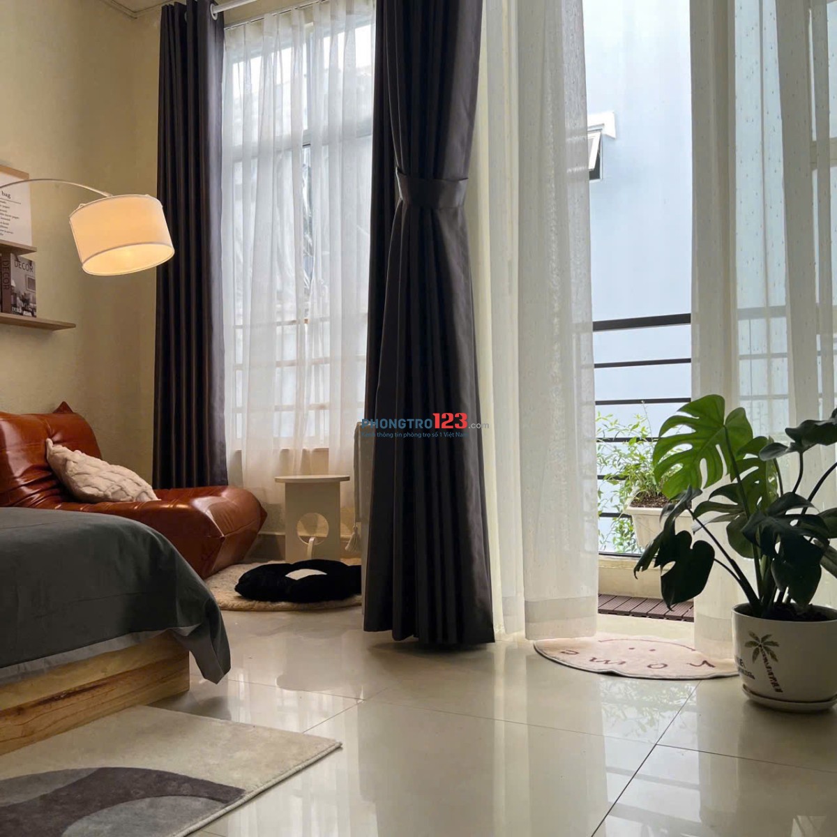 Căn hộ Quận 1, Full Nội Thất, Studio tách bếp, ban công, cửa sổ, Gần ISB, Chợ Tân Định
