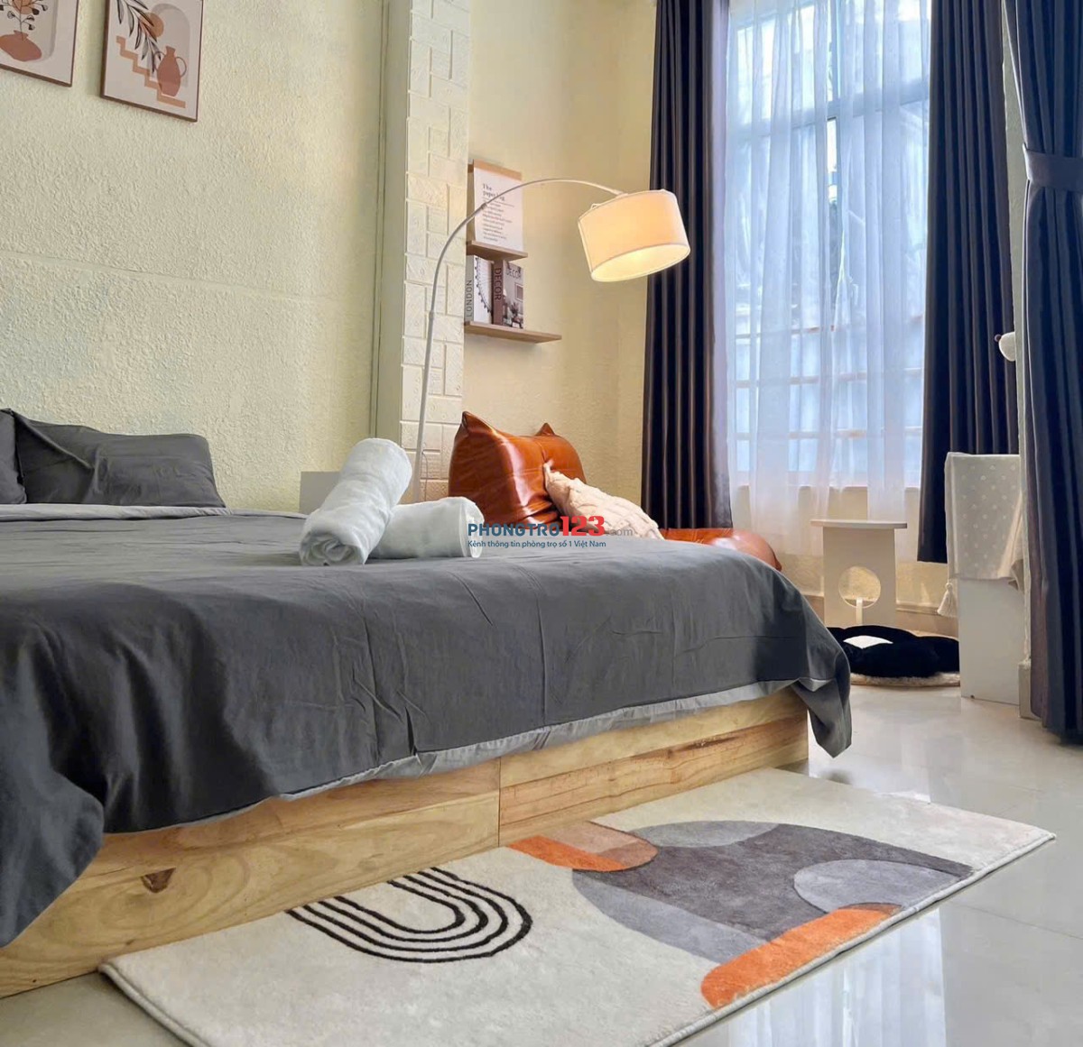 Căn hộ Quận 1, Full Nội Thất, Studio tách bếp, ban công, cửa sổ, Gần ISB, Chợ Tân Định