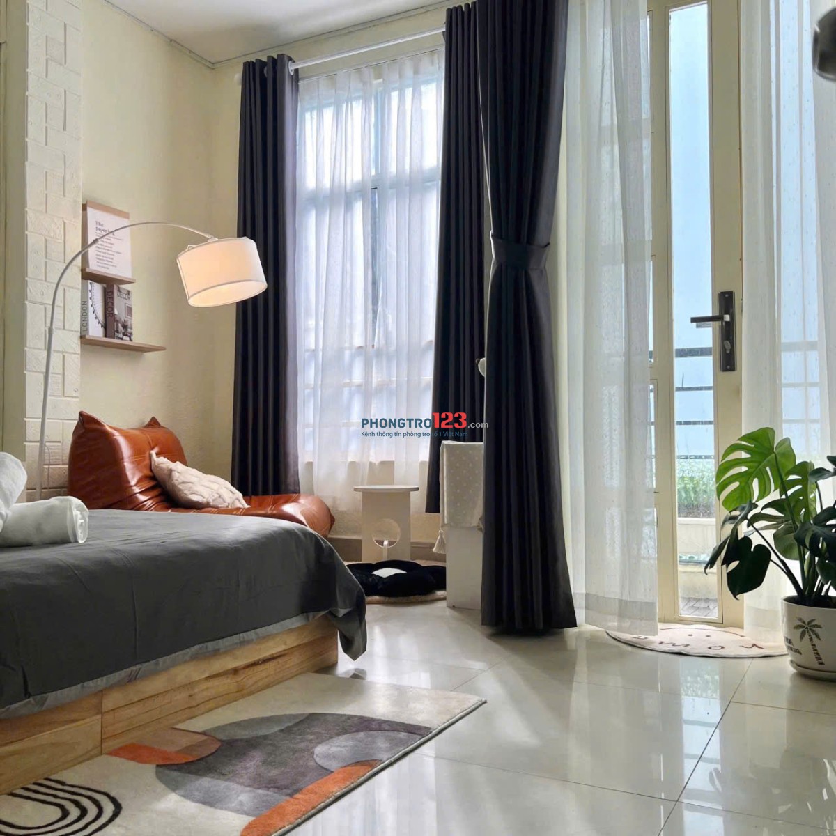 Căn hộ Quận 1, Full Nội Thất, Studio tách bếp, ban công, cửa sổ, Gần ISB, Chợ Tân Định