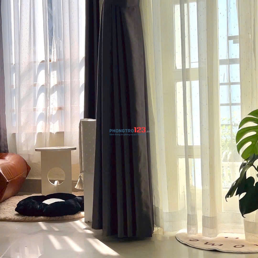 Căn hộ Quận 1, Full Nội Thất, Studio tách bếp, ban công, cửa sổ, Gần ISB, Chợ Tân Định