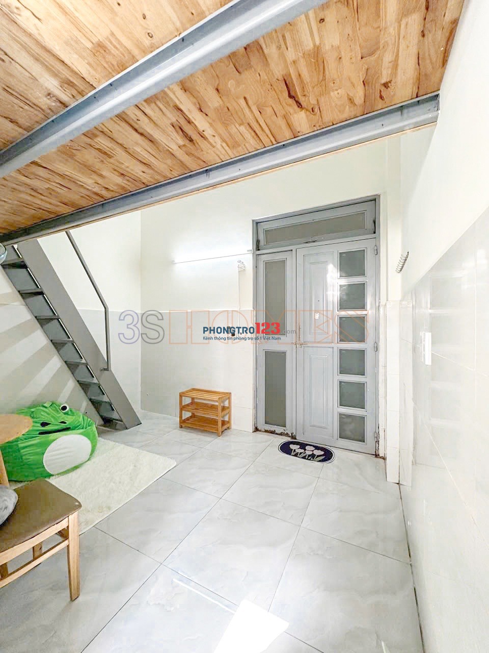 3tr3/2 tháng đầu - gác cao 1m8 - sẵn nội thất tại Tân bình