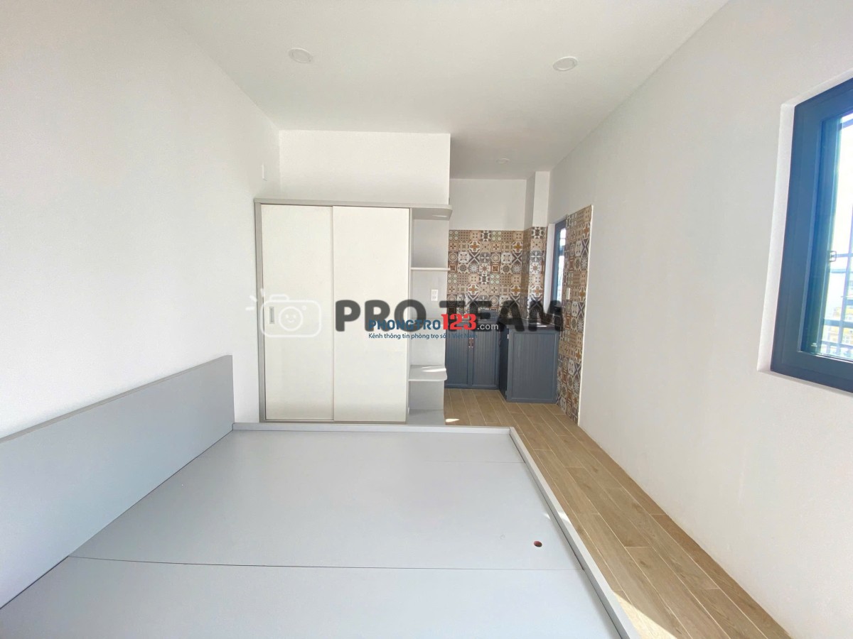 Phòng studio full nội thất có bancol thoáng gần ngã tư Hàng Xanh tại Xô Viết Nghệ Tĩnh Bình Thạnh
