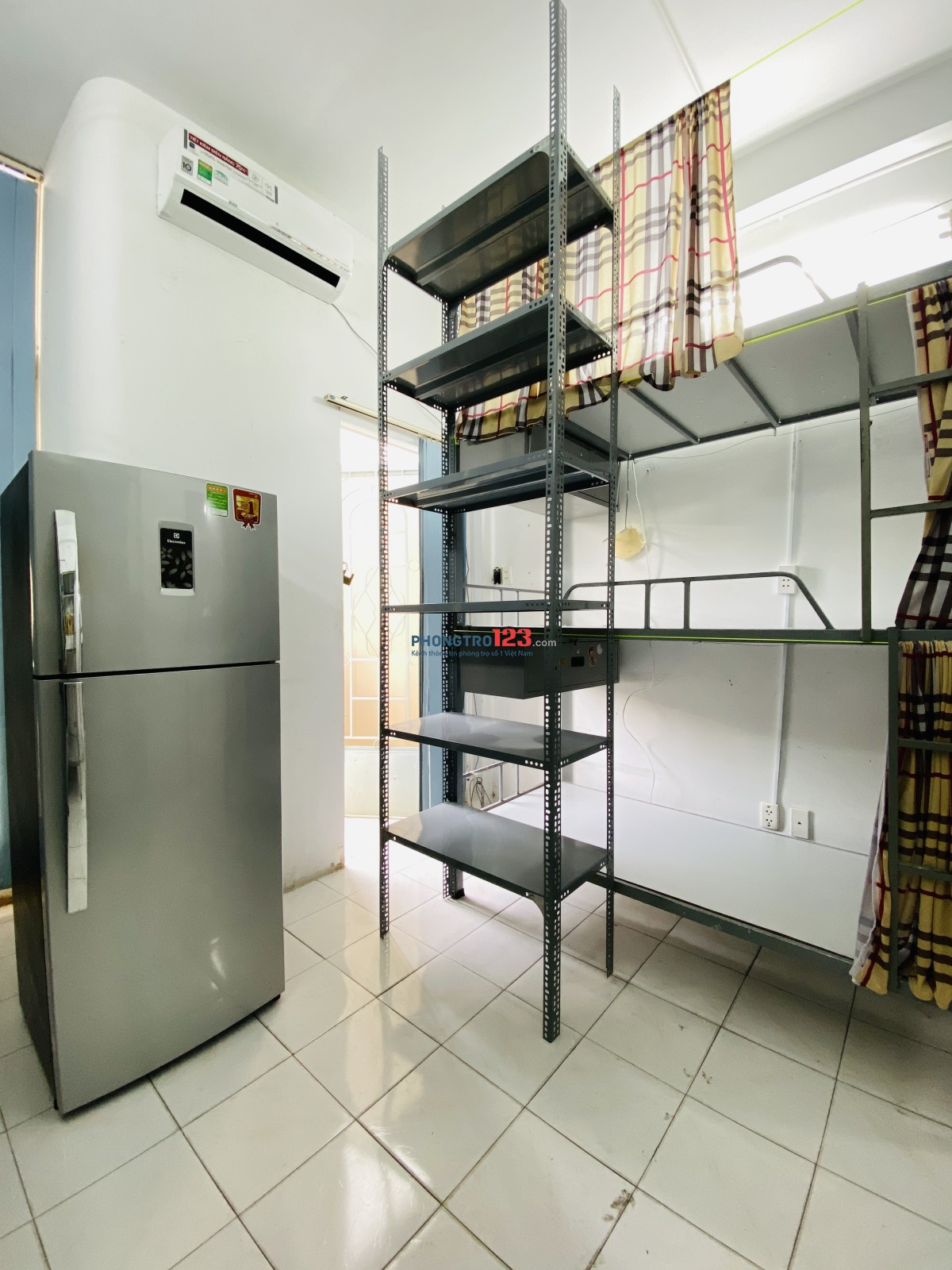 Ở ghép giường tầng gần Huflit, Bách khoa, Cao đẳng kinh tế, y Q10,ueh,Sư Phạm