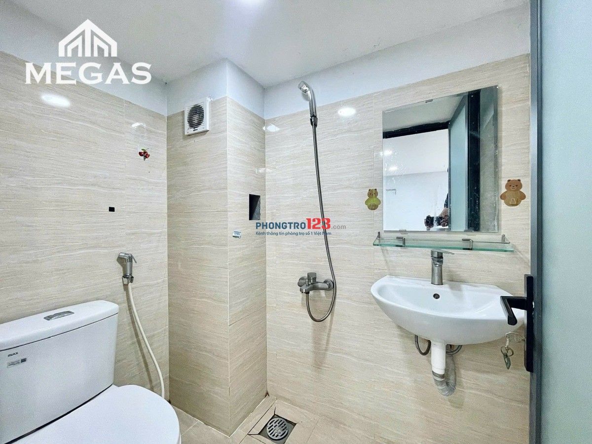 CHO THUÊ PHÒNG TRỌ CÓ GÁC VÀ BANCOL LỚN NGAY KHÚC SAU SÂN BAY.
