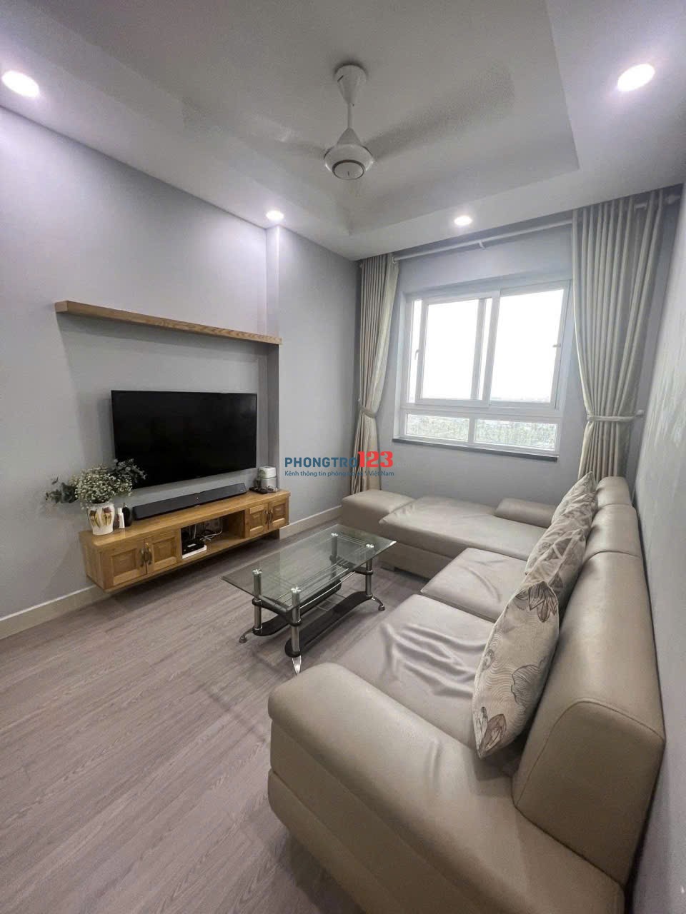 Chung cư 10A Trần Nhật Duật, Tân Định, Q1: 69m2, 1PN, nội thất 10tr