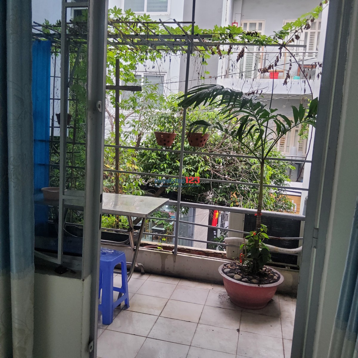 Phòng ở lầu lầu 1 có bạn công sáng sủa
