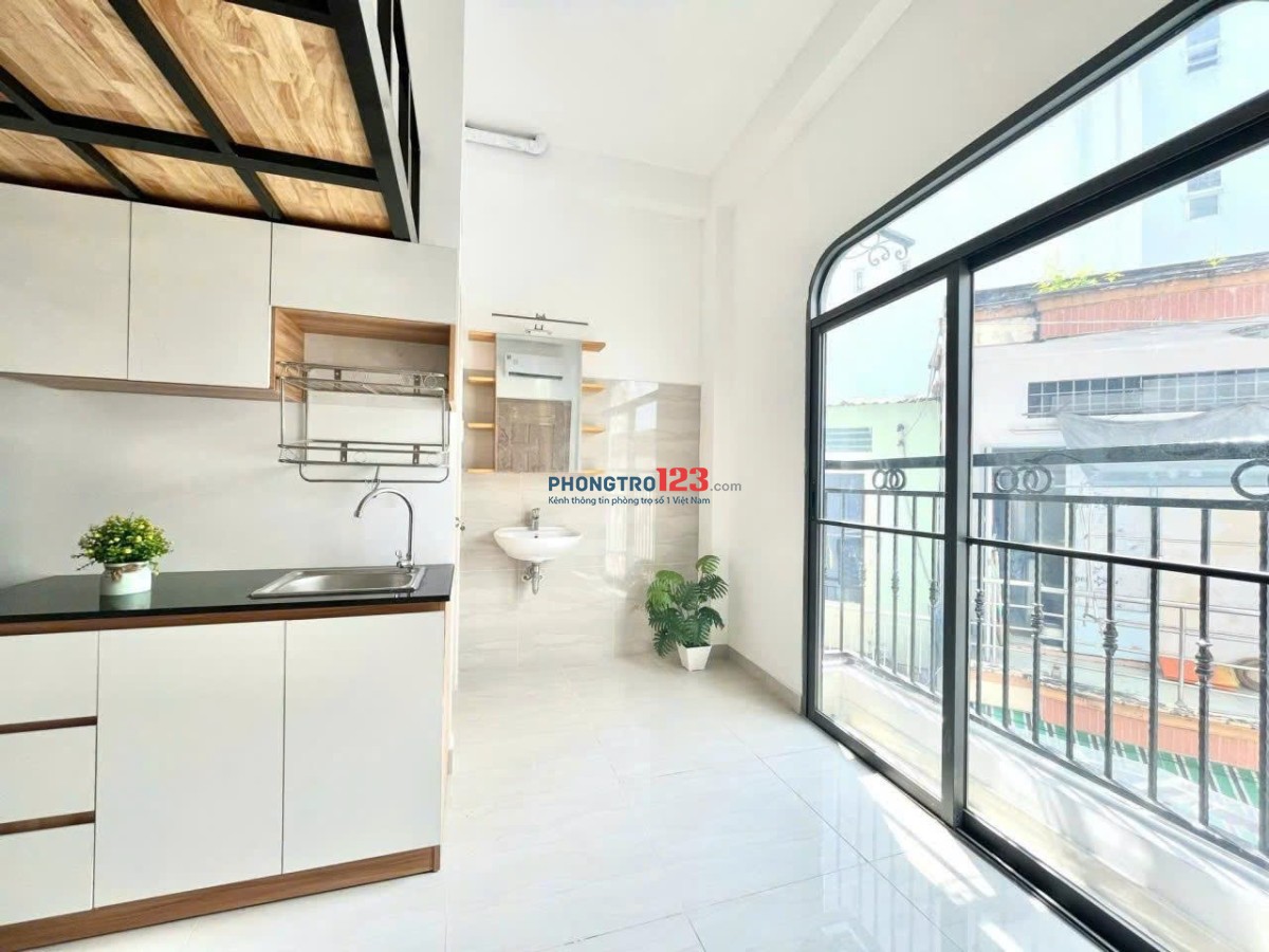 Cho Thuê Phòng Có Gác-Ban công siêu thoáng-Full nội thất giá chỉ 5xxx gần UTH, Hutech, FTU2, UEF
