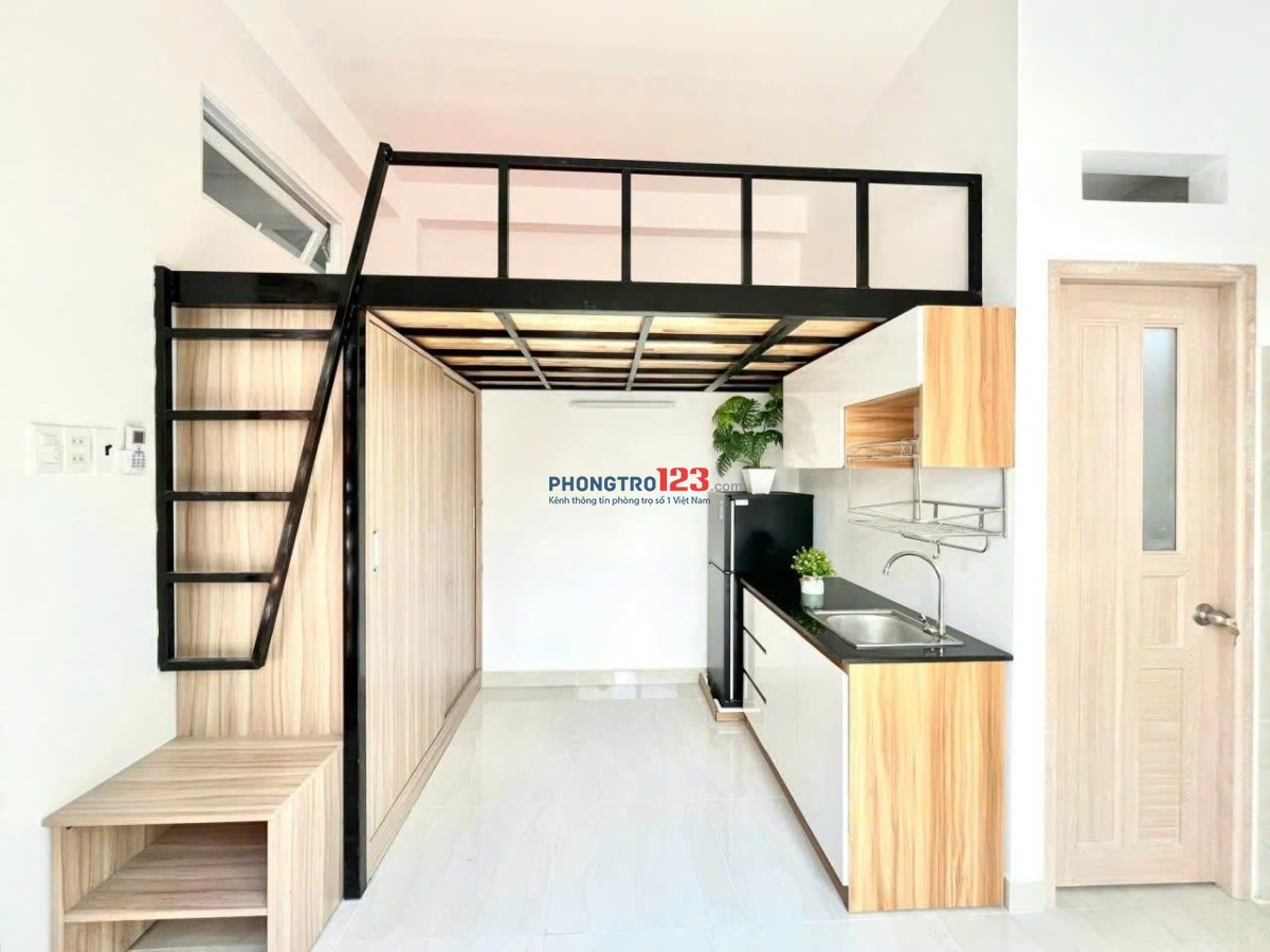 Cho Thuê Phòng Có Gác-Ban công siêu thoáng-Full nội thất giá chỉ 5xxx gần UTH, Hutech, FTU2, UEF