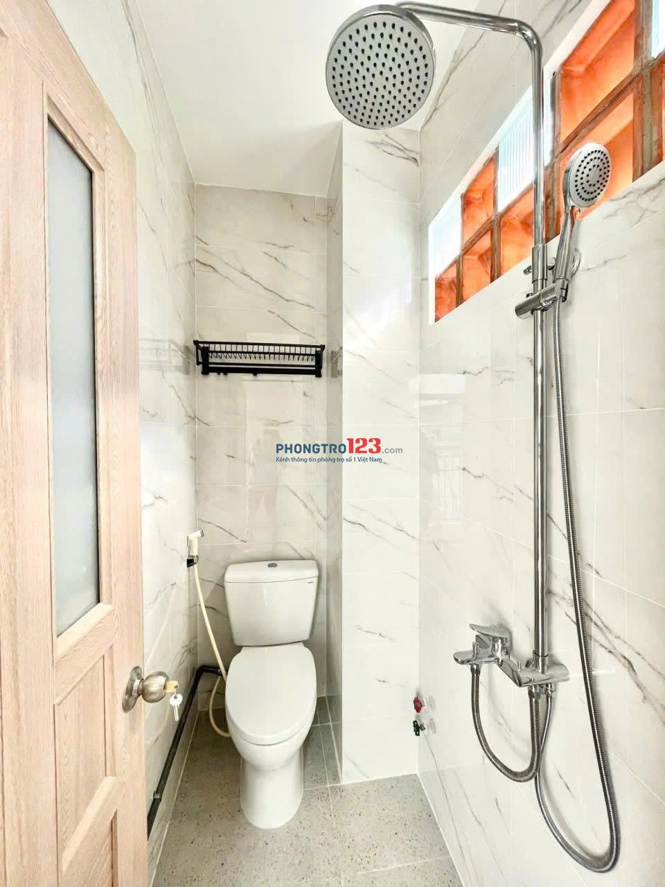 Cho Thuê Phòng Có Gác-Ban công siêu thoáng-Full nội thất giá chỉ 5xxx gần UTH, Hutech, FTU2, UEF