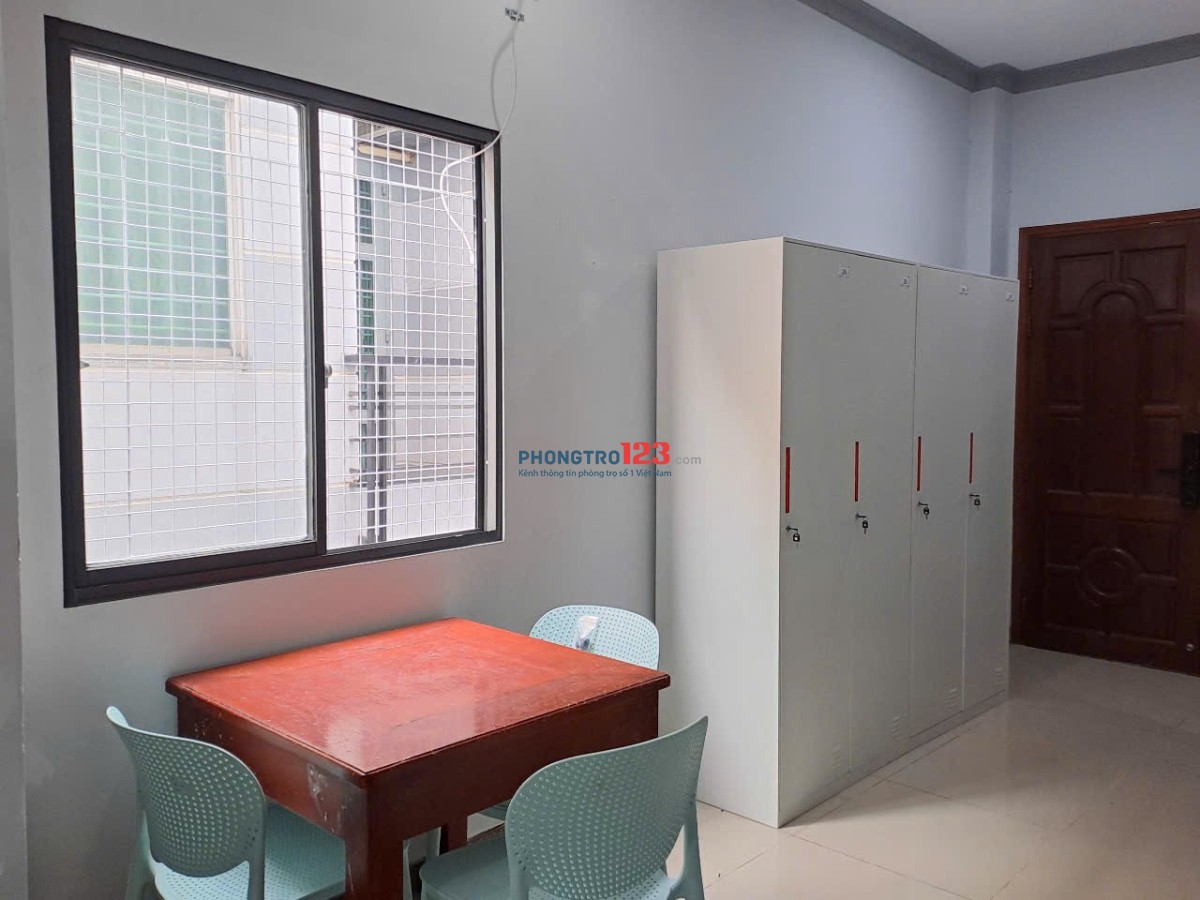 KÝ TÚC XÁ KHAI TRUƠNG, SÁT ĐẠI HỌC HUTECH, HỒNG BÀNG, UEF, GTVT- BÌNH THẠNH, CHỈ 1.9TR BAO HẾT.